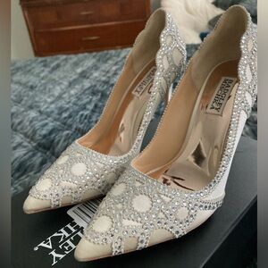 *NEW* Badgley Mischka Ivory Evening shoe - never worn!